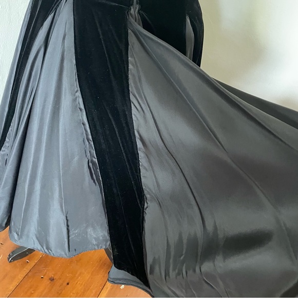 Vintage Elegant Strapless Black Velvet Dress STUNNING Size: 5/6 MADE IN USA 🇺🇸 - Picture 10 of 10